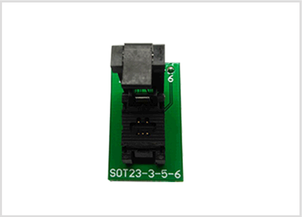 SOT-5-0.9测试座白底1.gif